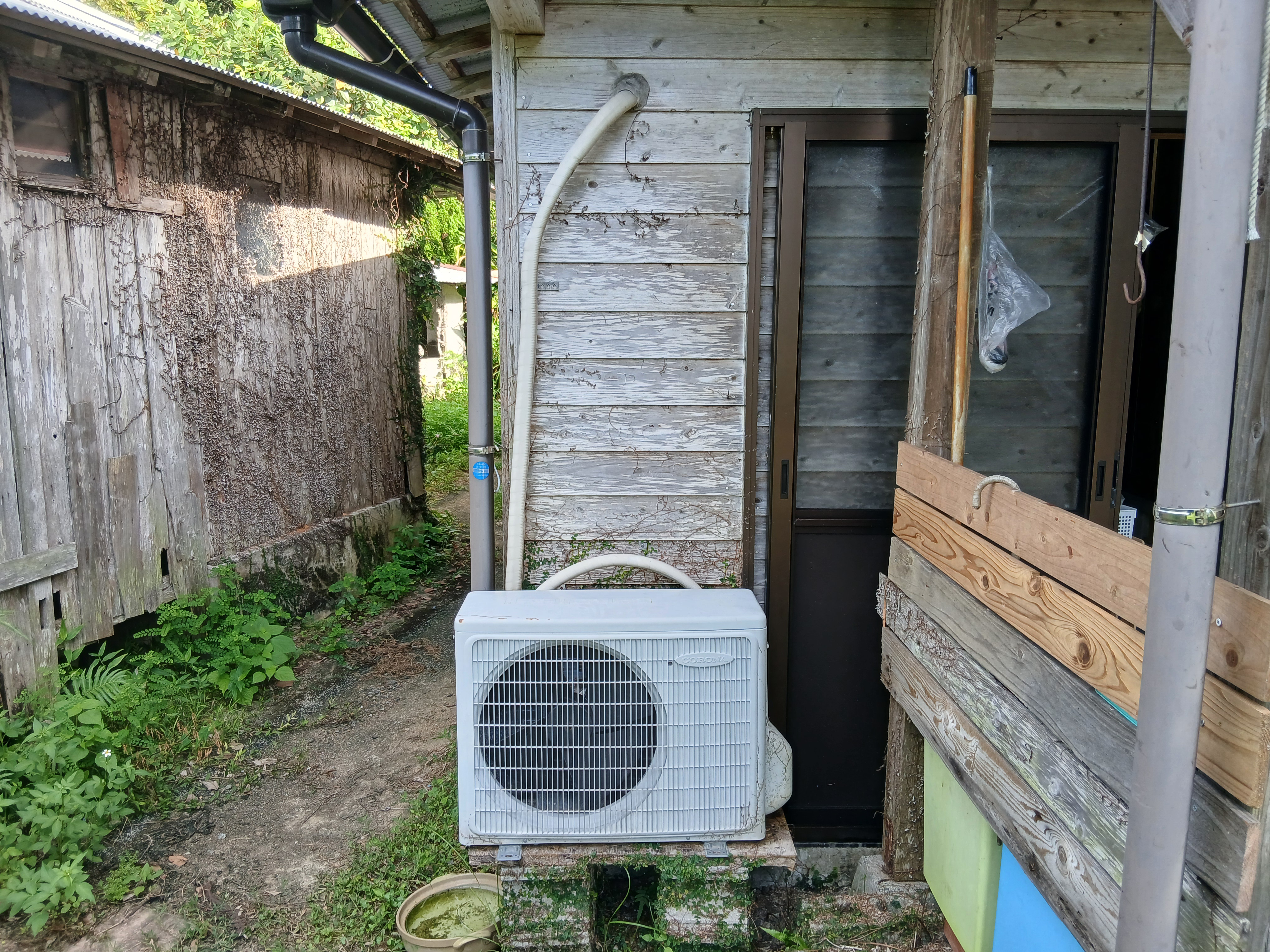 奄美笠利町　一戸建て　エアコン入替工事